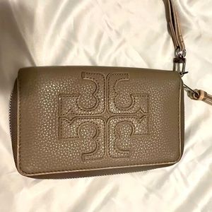 Tory Burch beige leather wallet wristlet